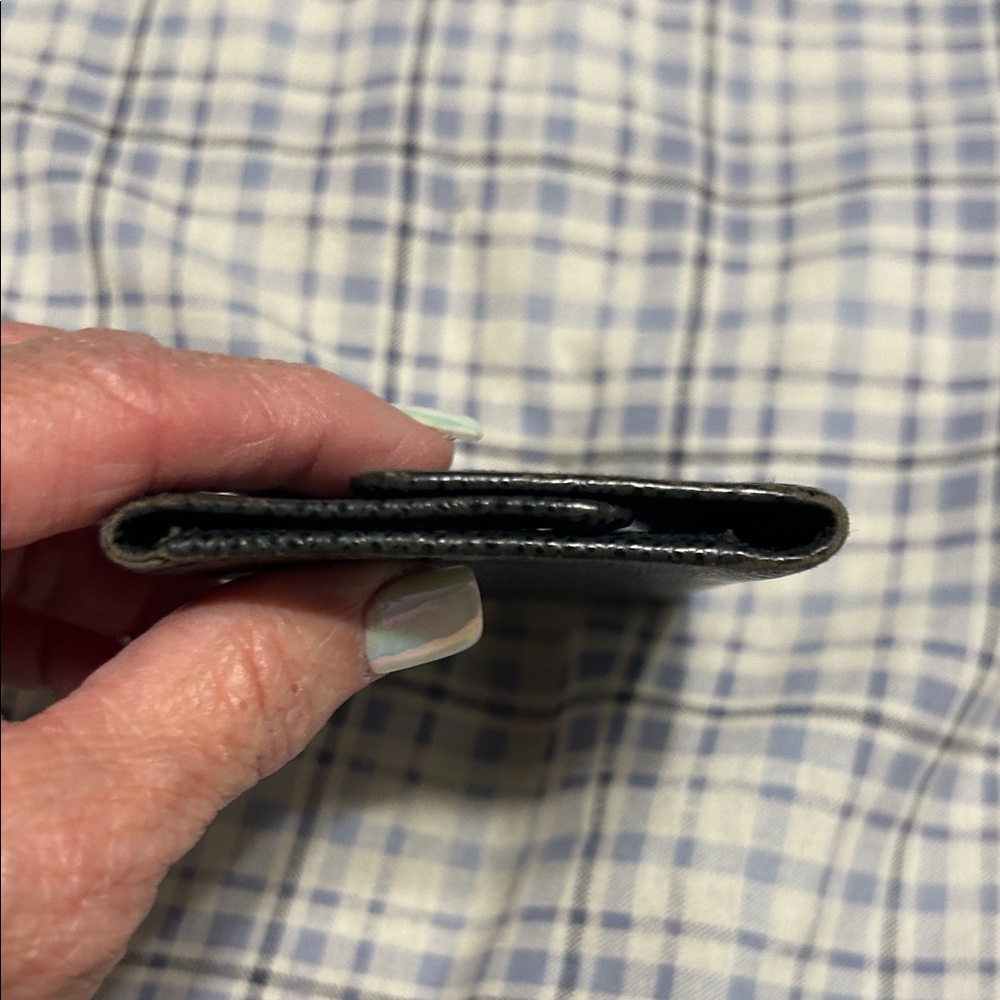 Black LV Textured Wallet - Picture 6 of 10